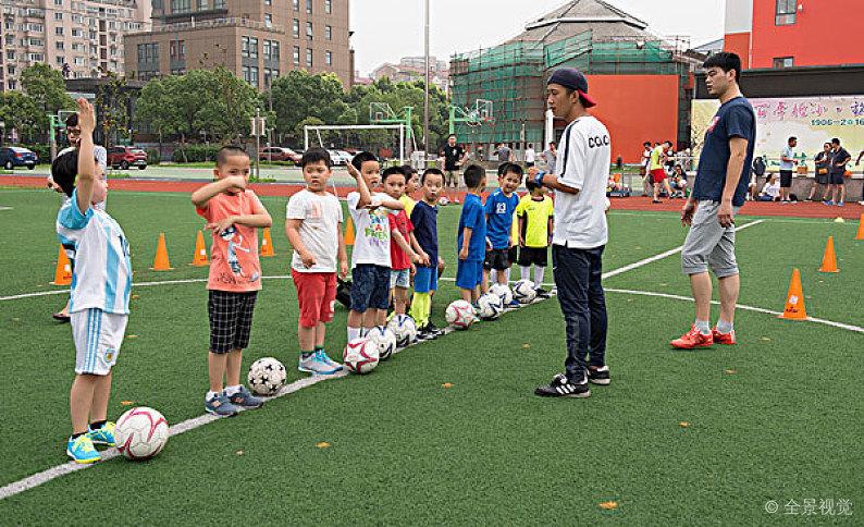 双流体育中心足球培训学校,双流体育中心足球培训学校怎么样